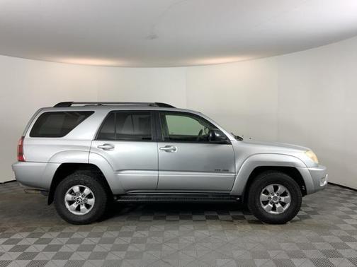 2004 Toyota 4Runner SR5