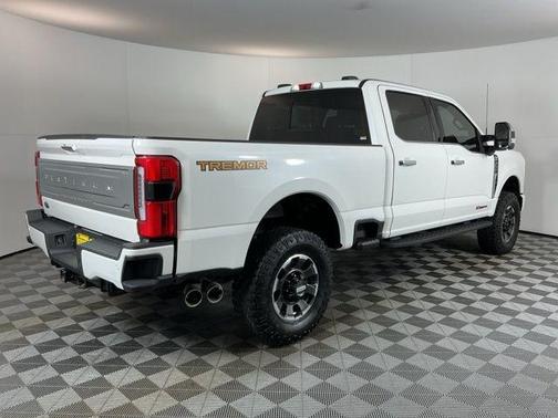 Star White Metallic Tri-Coat 2023 Ford F-350 Platinum