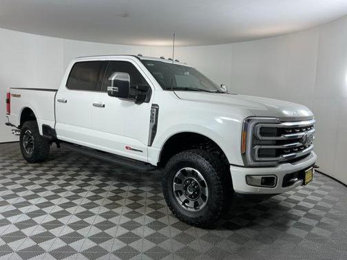 Star White Metallic Tri-Coat 2023 Ford F-350 Platinum