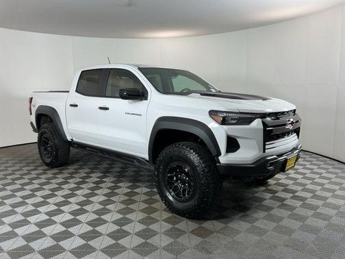 Summit White 2026 Chevrolet Colorado ZR2