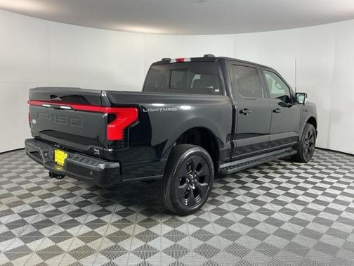 2025 Ford F-150 Lightning Platinum