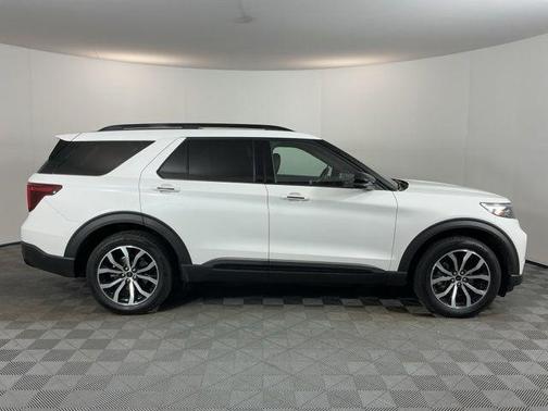 Star White Metallic Tri-Coat 2020 Ford Explorer ST