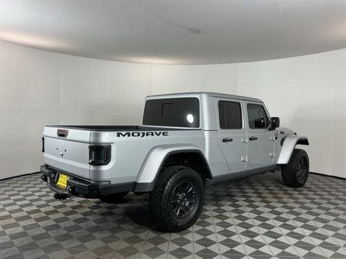 Silver Zynith Clearcoat 2023 Jeep Gladiator Mojave 4x4