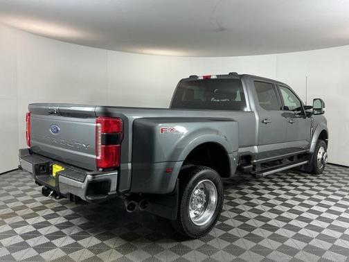 2025 Ford F-450 Lariat