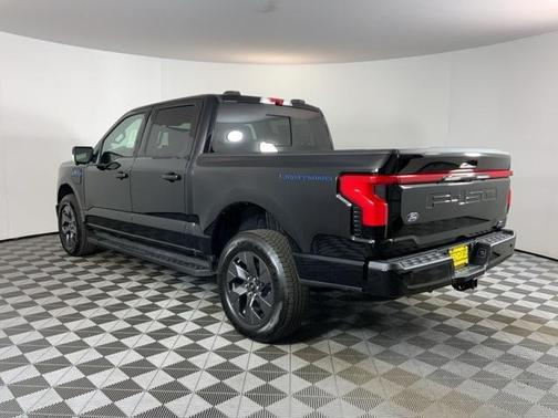 2025 Ford F-150 Lightning LARIAT