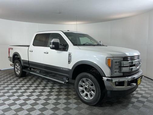 White Platinum 2018 Ford F-250 Lariat