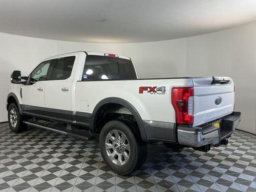 White Platinum 2018 Ford F-250 Lariat