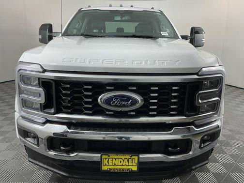 Oxford White 2025 Ford F-450 Lariat