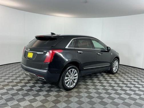 Stellar Black Metallic 2019 Cadillac XT5 Platinum