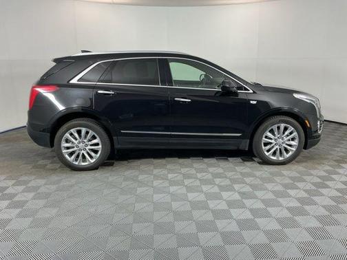 Stellar Black Metallic 2019 Cadillac XT5 Platinum