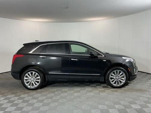 Stellar Black Metallic 2019 Cadillac XT5 Platinum