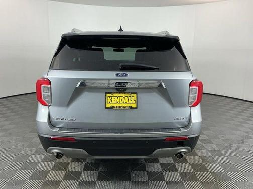Iconic Silver Metallic 2023 Ford Explorer Limited