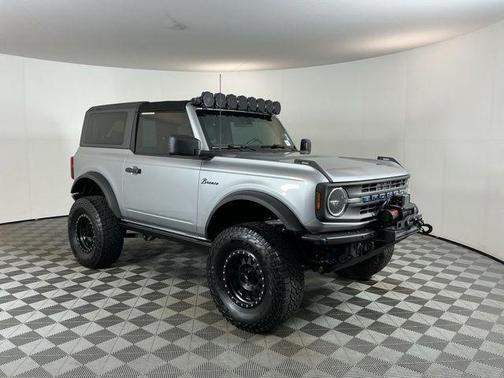 Iconic Silver Metallic 2022 Ford Bronco Black Diamond
