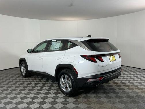 2022 Hyundai TUCSON SE