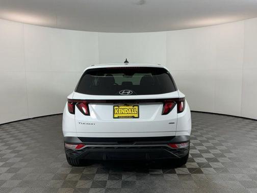 2022 Hyundai TUCSON SE