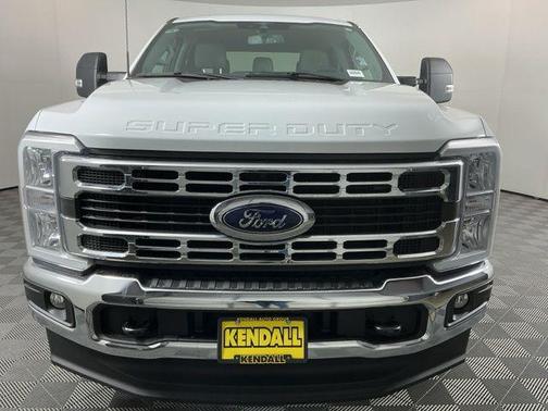 Oxford White 2023 Ford F-350 XLT