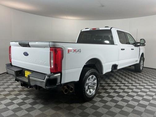 Oxford White 2023 Ford F-350 XLT