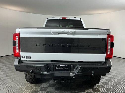 Oxford White 2026 Ford F-250 Lariat