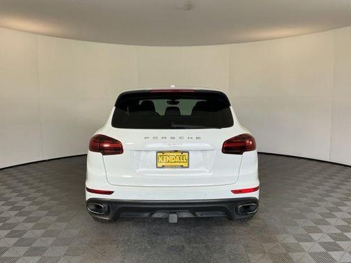 2017 Porsche Cayenne Cayenne