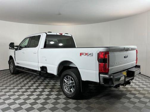 Oxford White 2025 Ford F-350 Lariat