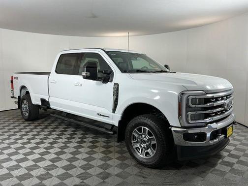 Oxford White 2025 Ford F-350 Lariat