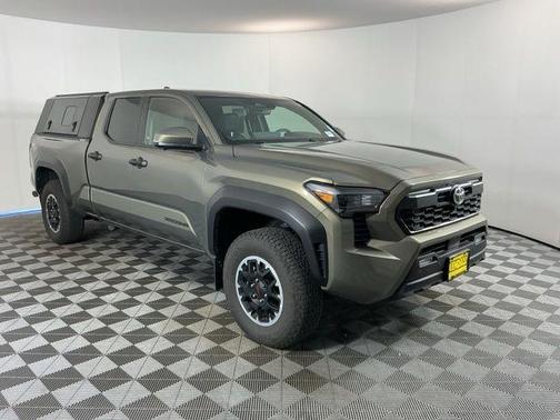 Bronze 2024 Toyota Tacoma TRD Off Road