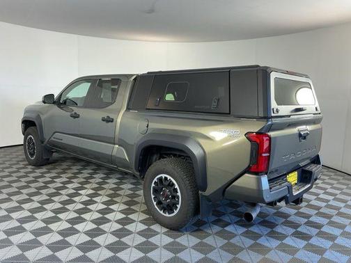 Bronze 2024 Toyota Tacoma TRD Off Road