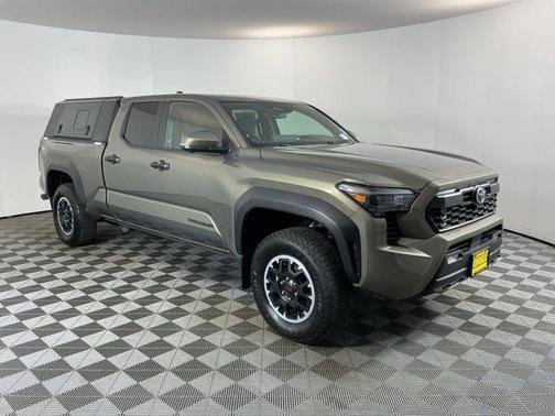 Bronze 2024 Toyota Tacoma TRD Off Road