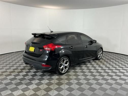 2017 Ford Focus ST ST