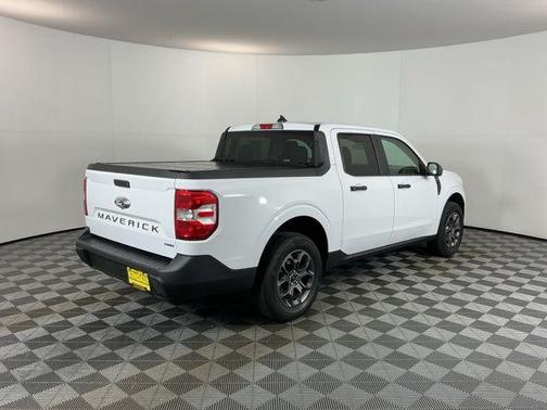 Oxford White 2022 Ford Maverick XLT