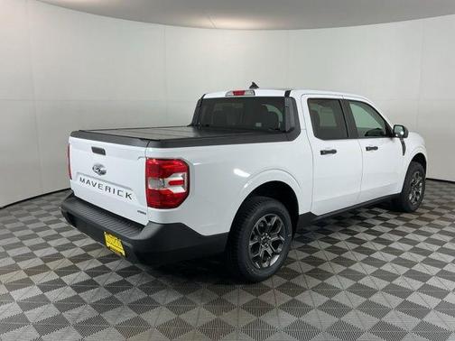 Oxford White 2022 Ford Maverick XLT