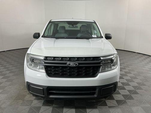 Oxford White 2022 Ford Maverick XLT