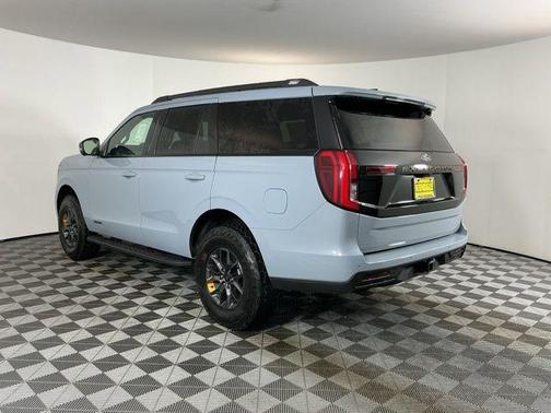 Glacier Gray Metallic Tri-Coat 2026 Ford Expedition Tremor