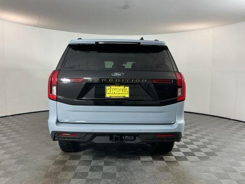 Glacier Gray Metallic Tri-Coat 2026 Ford Expedition Tremor