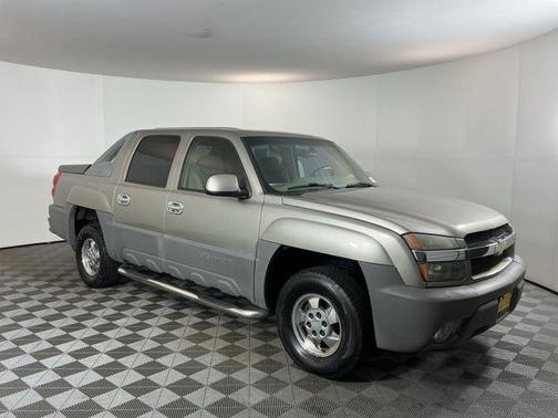 Light Pewter Metallic 2002 Chevrolet Avalanche 1500