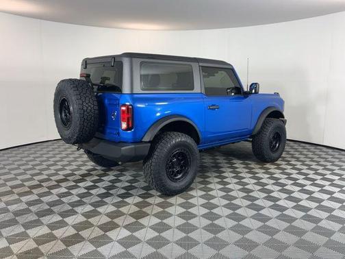 Velocity Blue Metallic 2025 Ford Bronco Base
