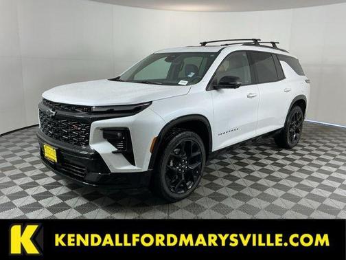 Iridescent Pearl Tricoat 2025 Chevrolet Traverse RS