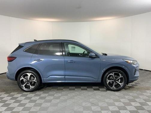 2025 Ford Escape ST-Line Elite