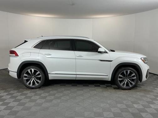 2022 Volkswagen Atlas Cross Sport 3.6L V6 SEL Premium R-Line