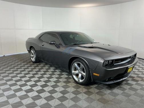 Granite Crystal Metallic Clearcoat 2014 Dodge Challenger R/T