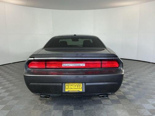 Granite Crystal Metallic Clearcoat 2014 Dodge Challenger R/T