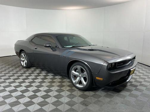 Granite Crystal Metallic Clearcoat 2014 Dodge Challenger R/T