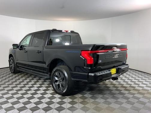 2025 Ford F-150 Lightning LARIAT