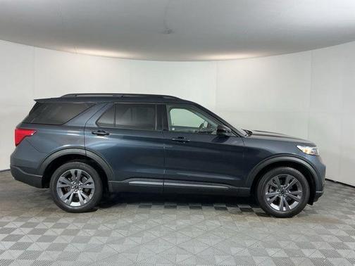 Stone Blue Metallic 2022 Ford Explorer XLT
