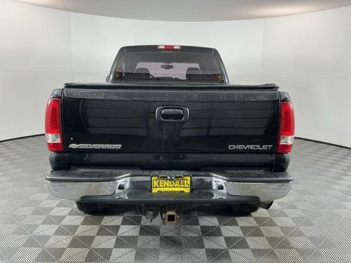 2005 Chevrolet Silverado 2500 LS H/D Crew Cab