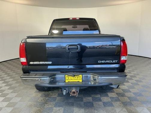 2005 Chevrolet Silverado 2500 LS H/D Crew Cab