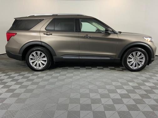 Photo 4 of 32 of 2021 Ford Explorer Limited