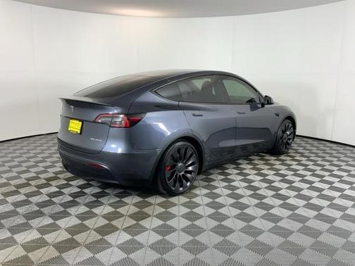2022 Tesla Model Y Performance Dual Motor All-Wheel Drive