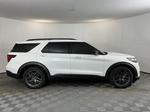 Star White Metallic Tri-Coat 2025 Ford Explorer ST