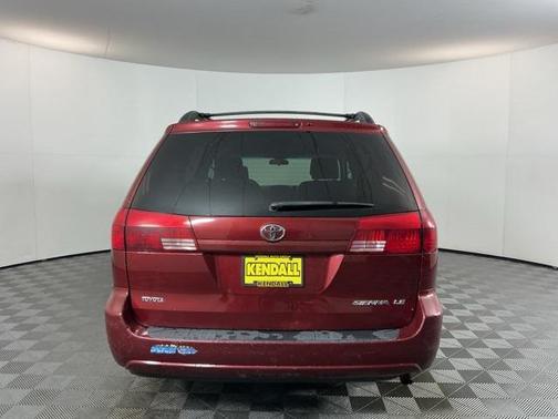 2004 Toyota Sienna LE